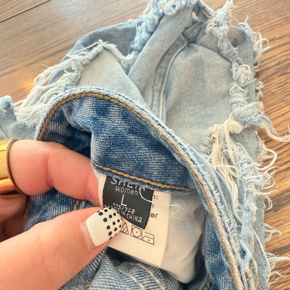 Shein Jean Short - Picture 2 of 4